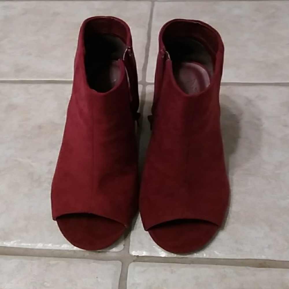 Sheikh Red velvet, open toed high heels